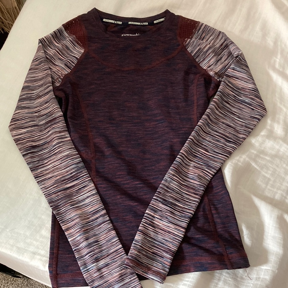 New A&F sport top